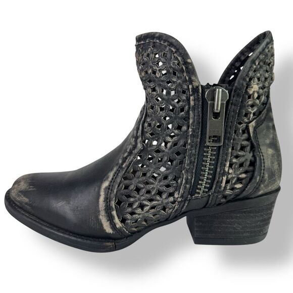 Circle G Black Ankle Booties with Laser-Cut Design - Picture 6 of 13